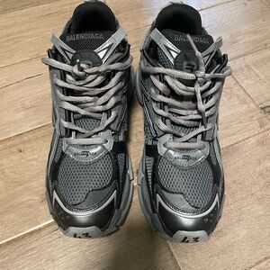 balenciaga runner